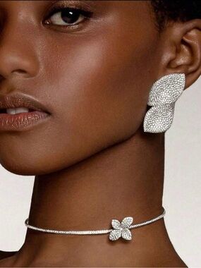 ✨ Crystal Butterfly Necklace & Earrings Set